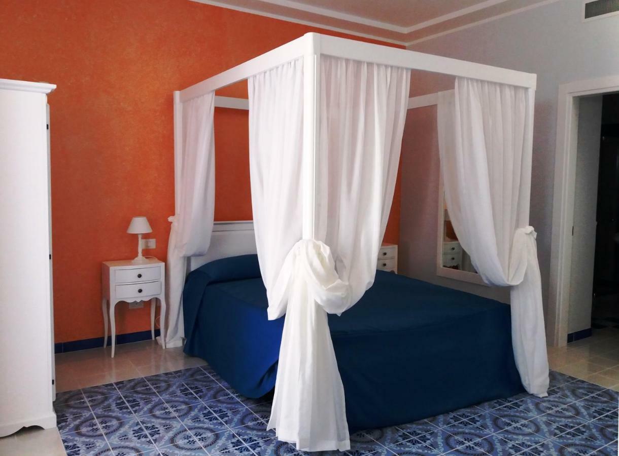 Odysseus Hotel 리파리 외부 사진