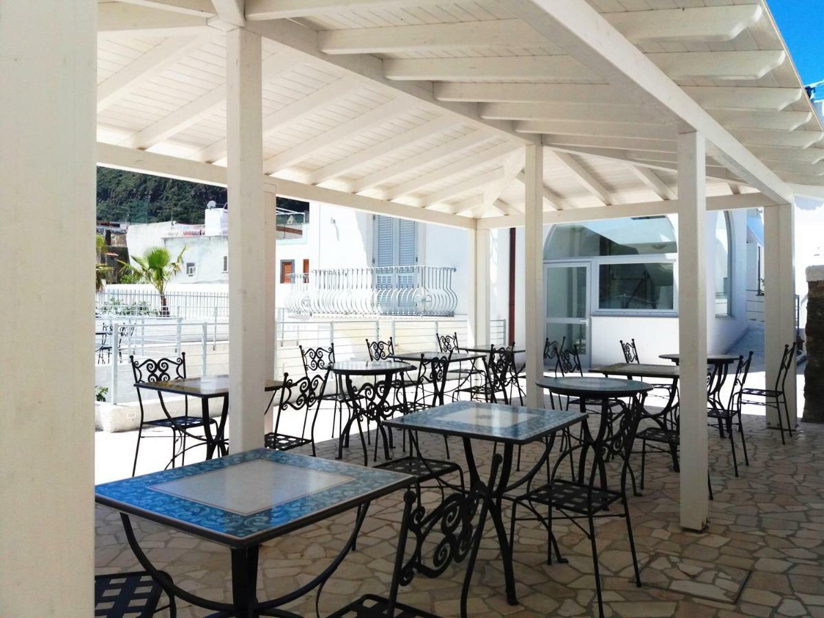 Odysseus Hotel 리파리 외부 사진