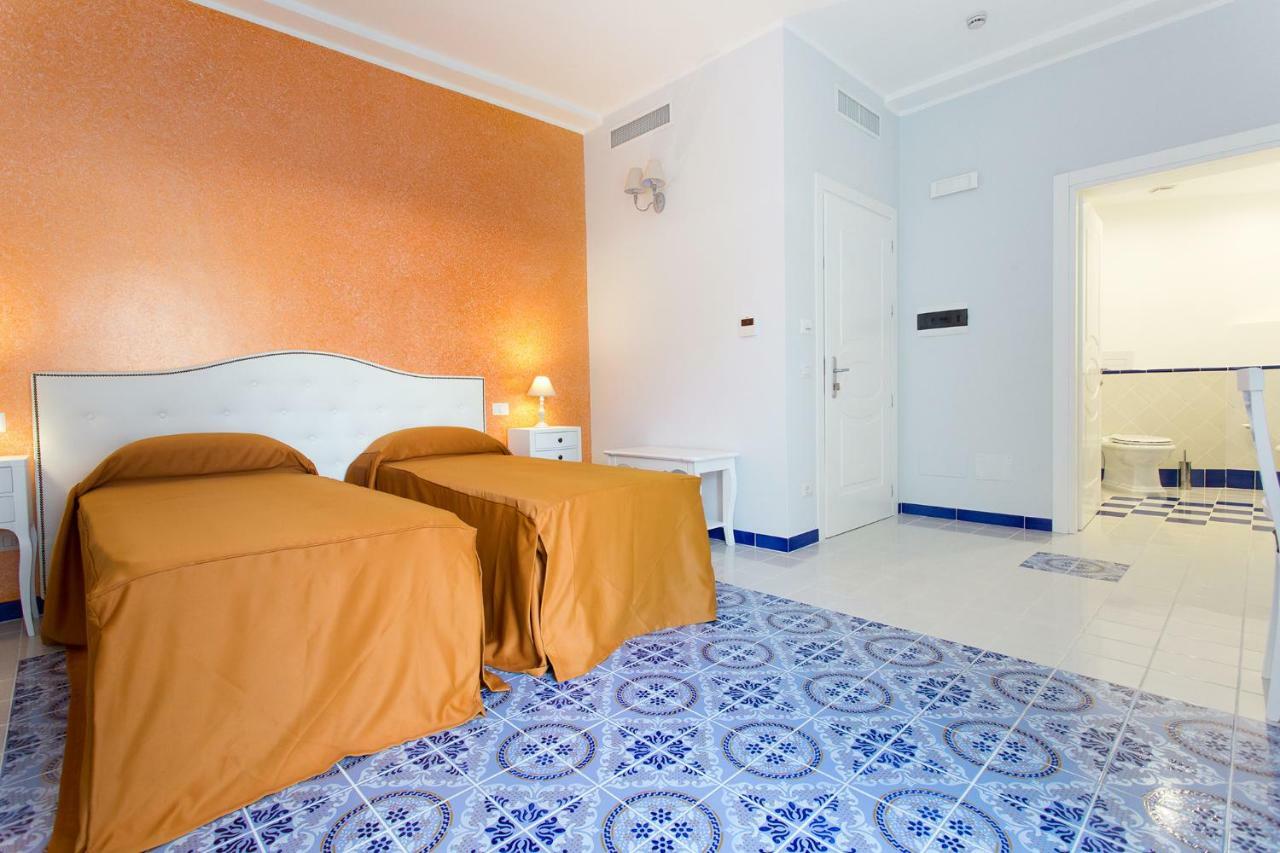 Odysseus Hotel 리파리 외부 사진
