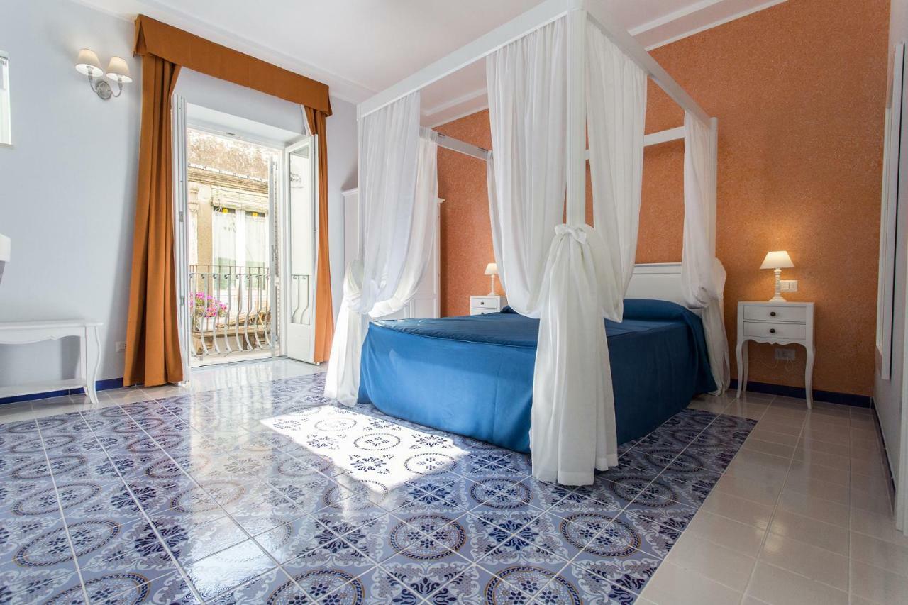 Odysseus Hotel 리파리 외부 사진