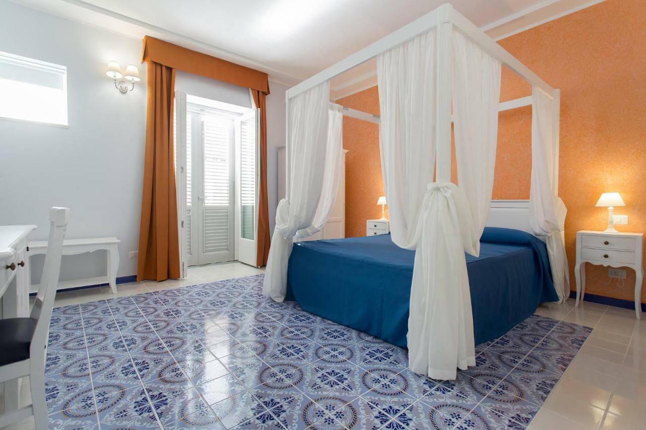 Odysseus Hotel 리파리 외부 사진