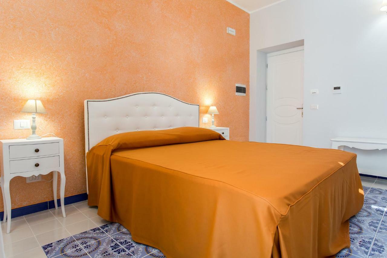 Odysseus Hotel 리파리 외부 사진