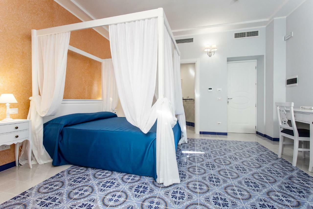 Odysseus Hotel 리파리 외부 사진