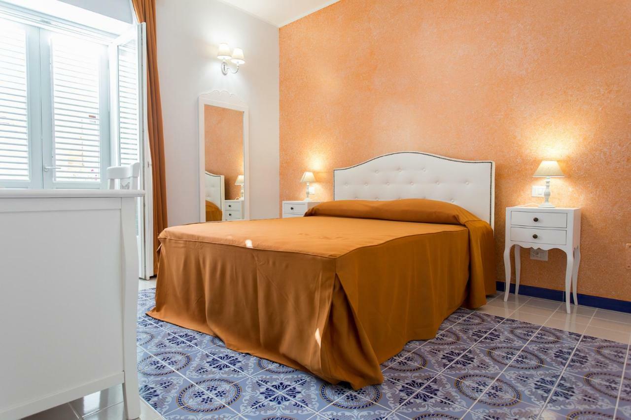 Odysseus Hotel 리파리 외부 사진