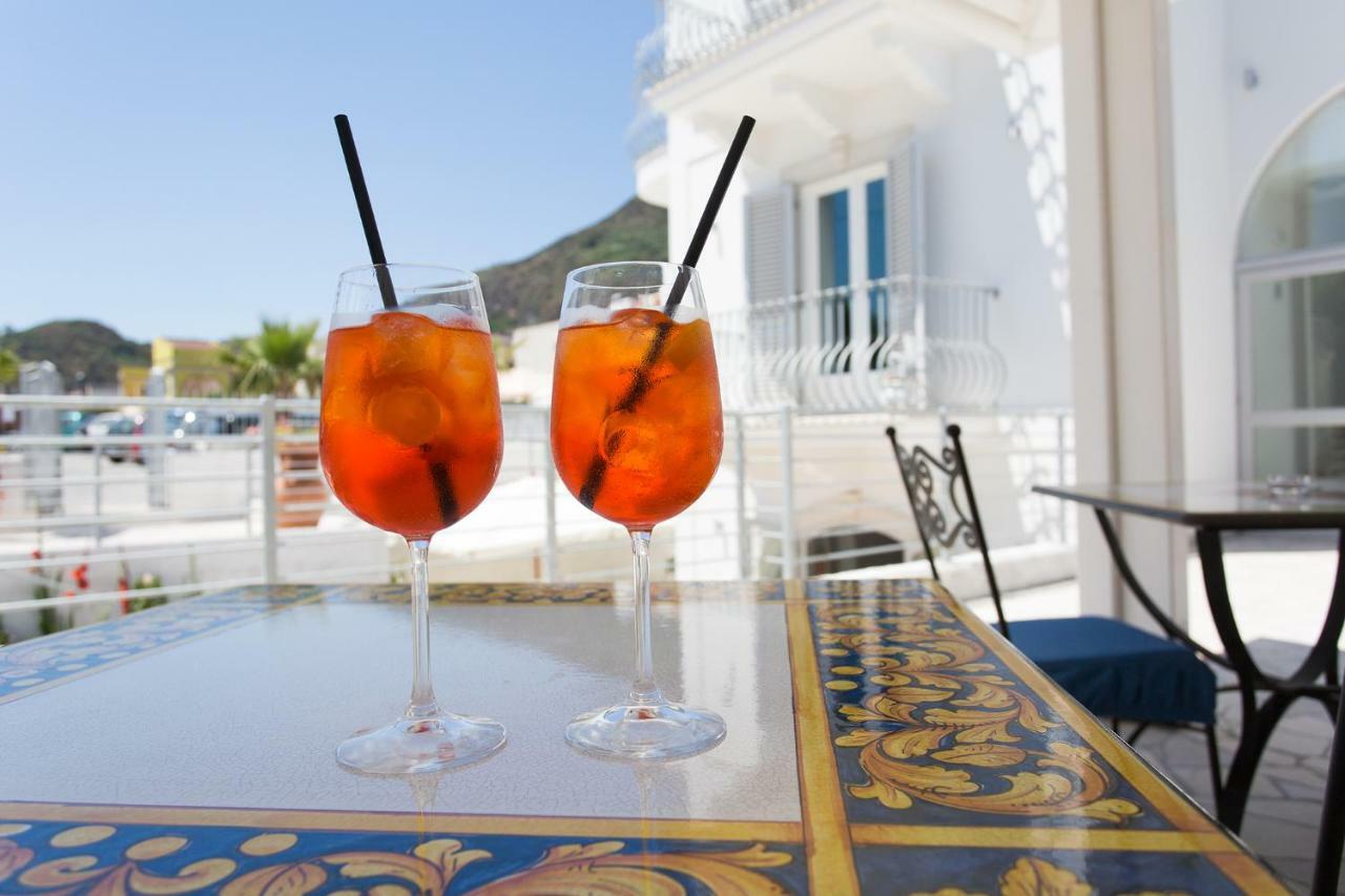 Odysseus Hotel 리파리 외부 사진