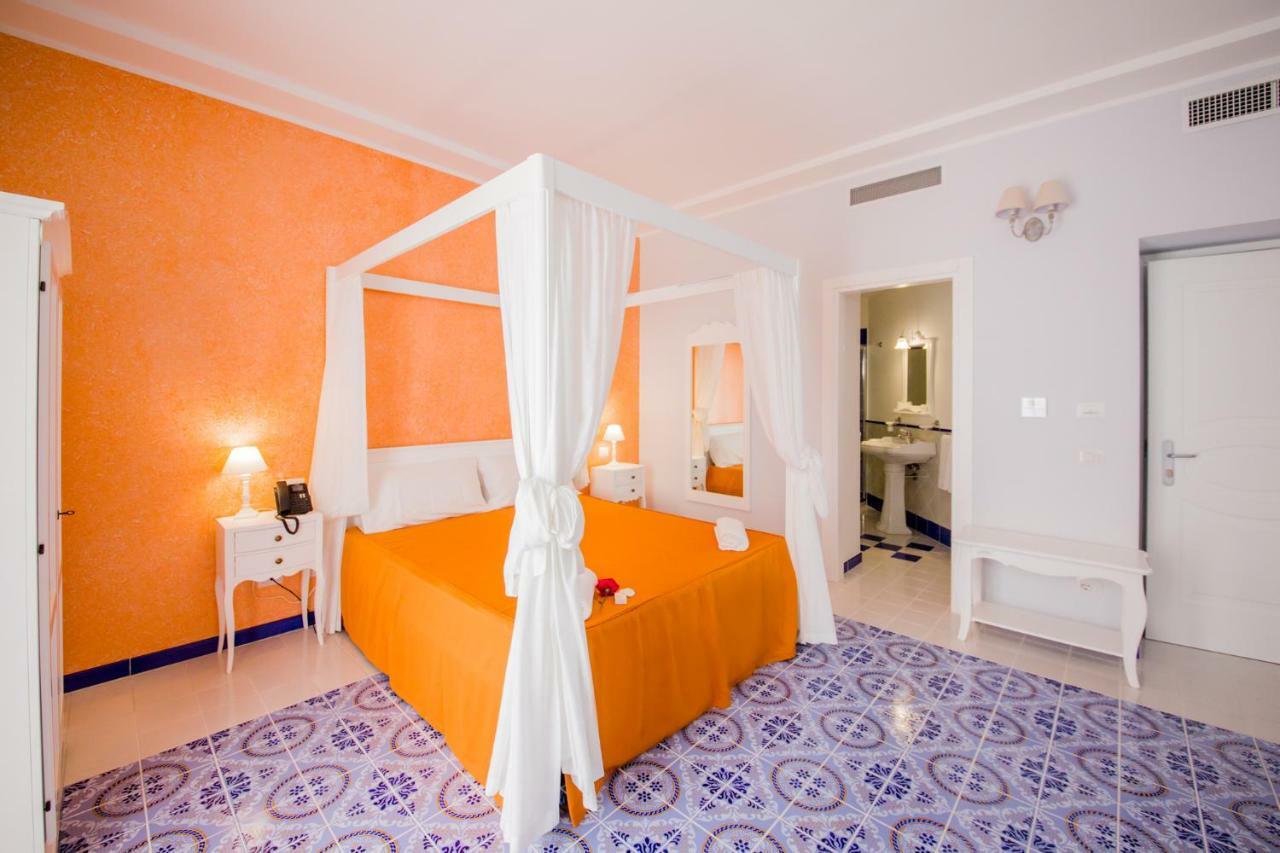 Odysseus Hotel 리파리 외부 사진