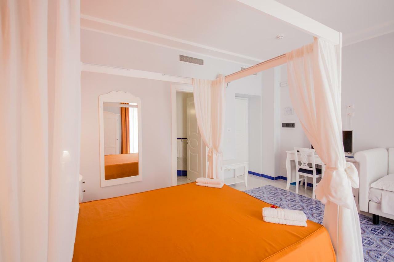 Odysseus Hotel 리파리 외부 사진