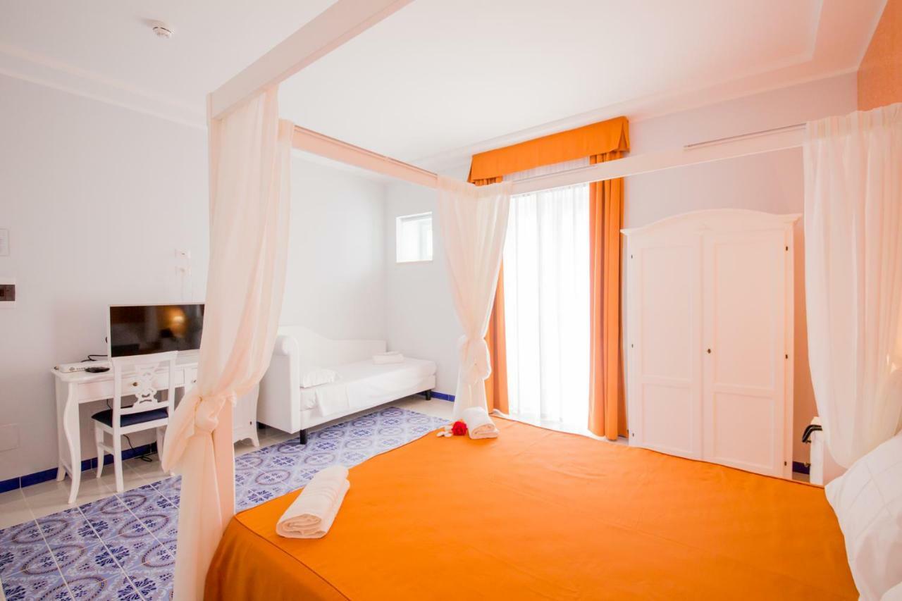 Odysseus Hotel 리파리 외부 사진