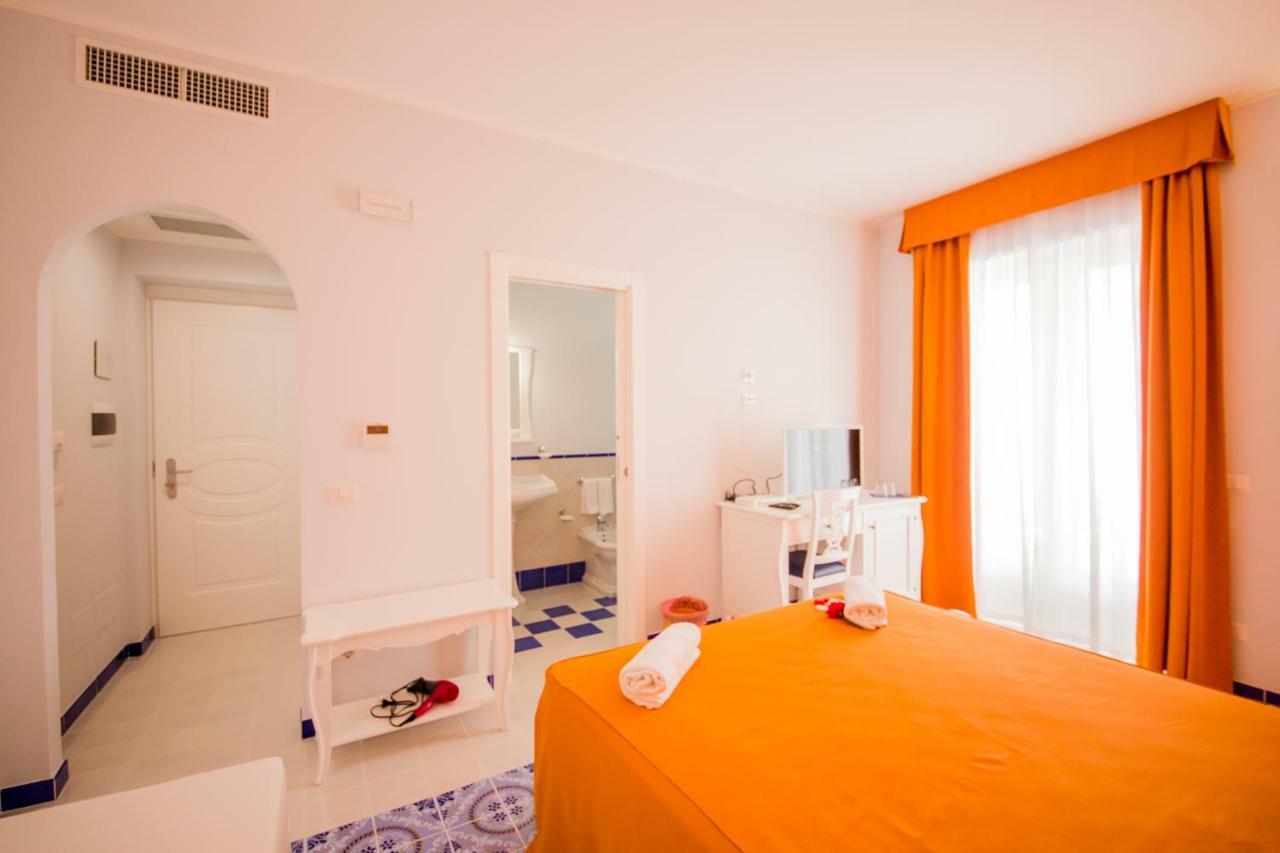 Odysseus Hotel 리파리 외부 사진