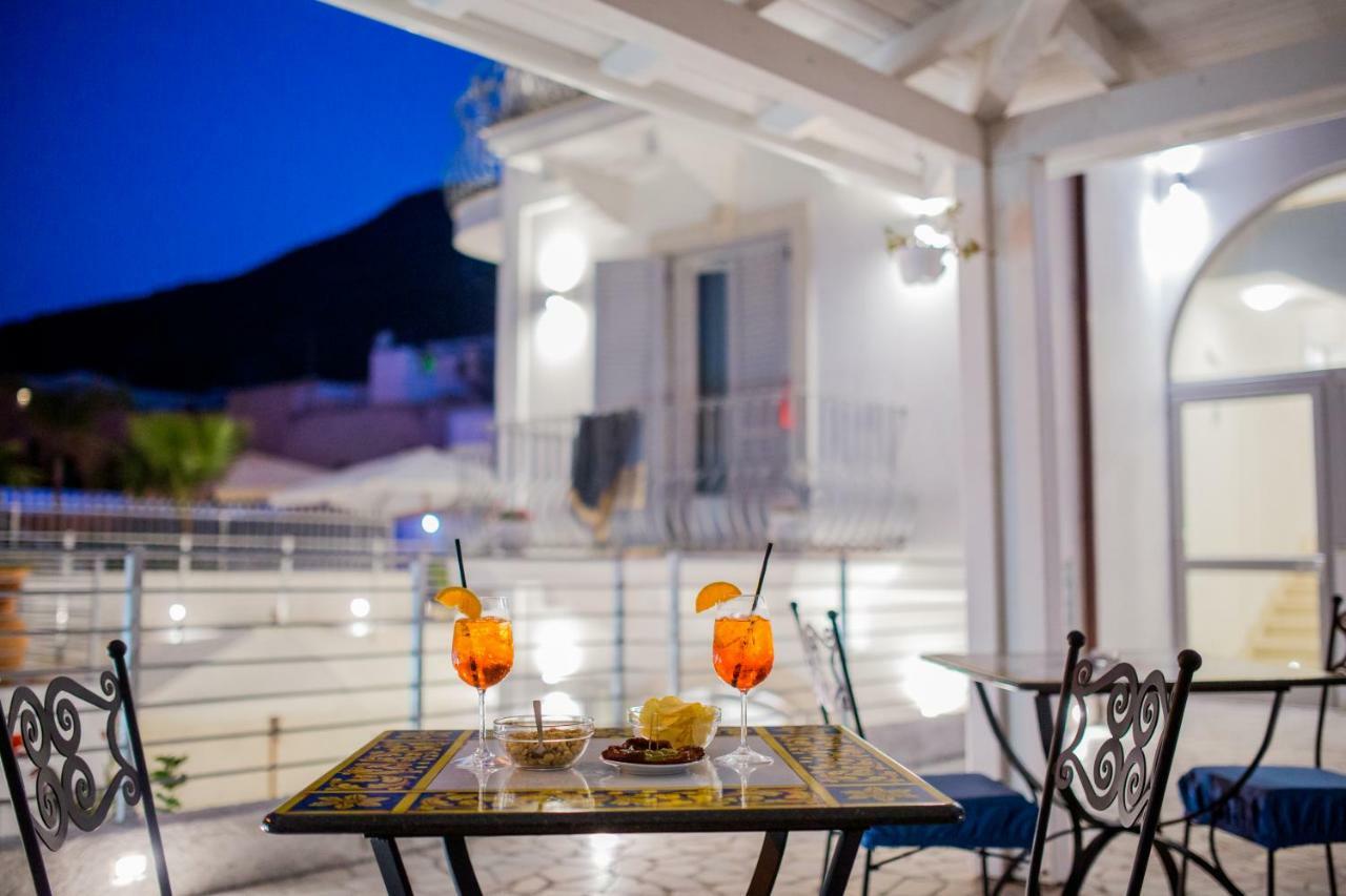 Odysseus Hotel 리파리 외부 사진