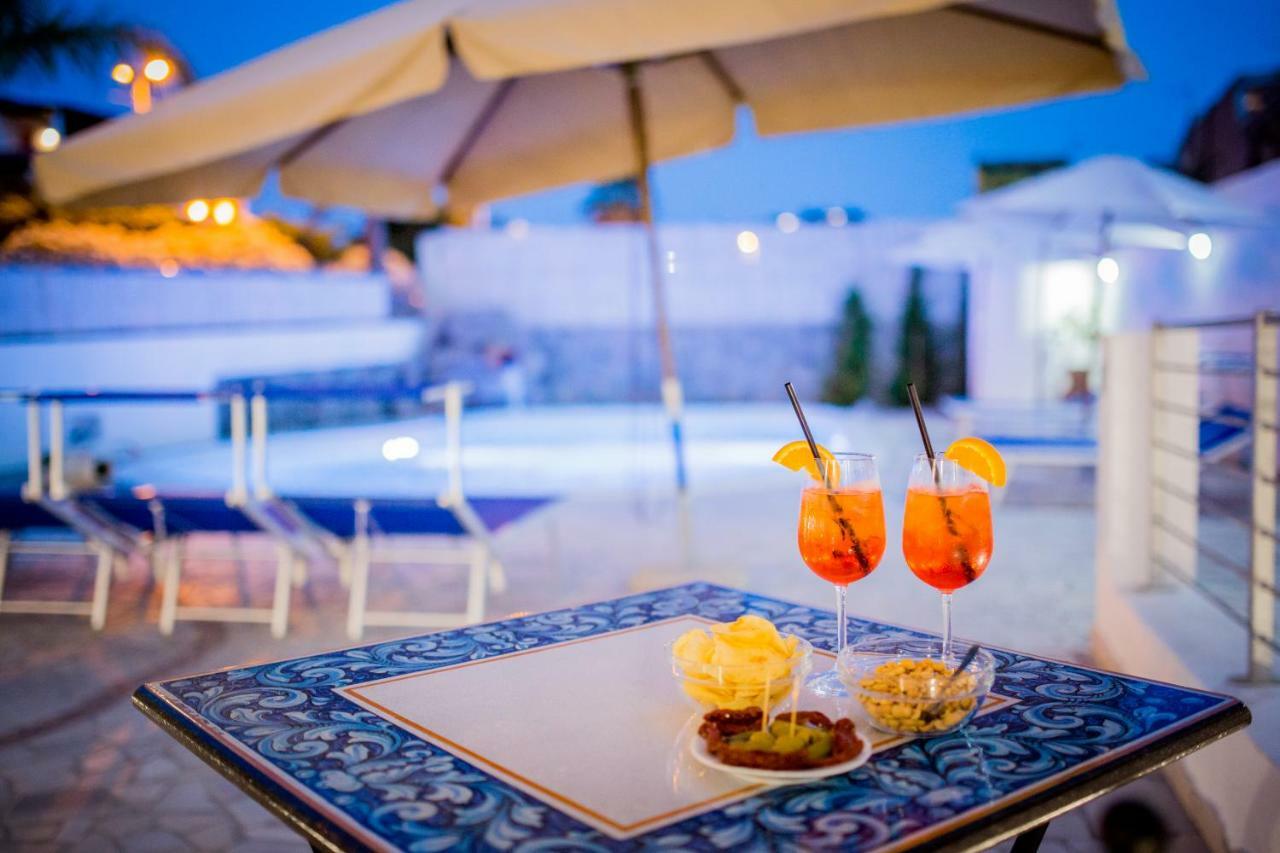 Odysseus Hotel 리파리 외부 사진